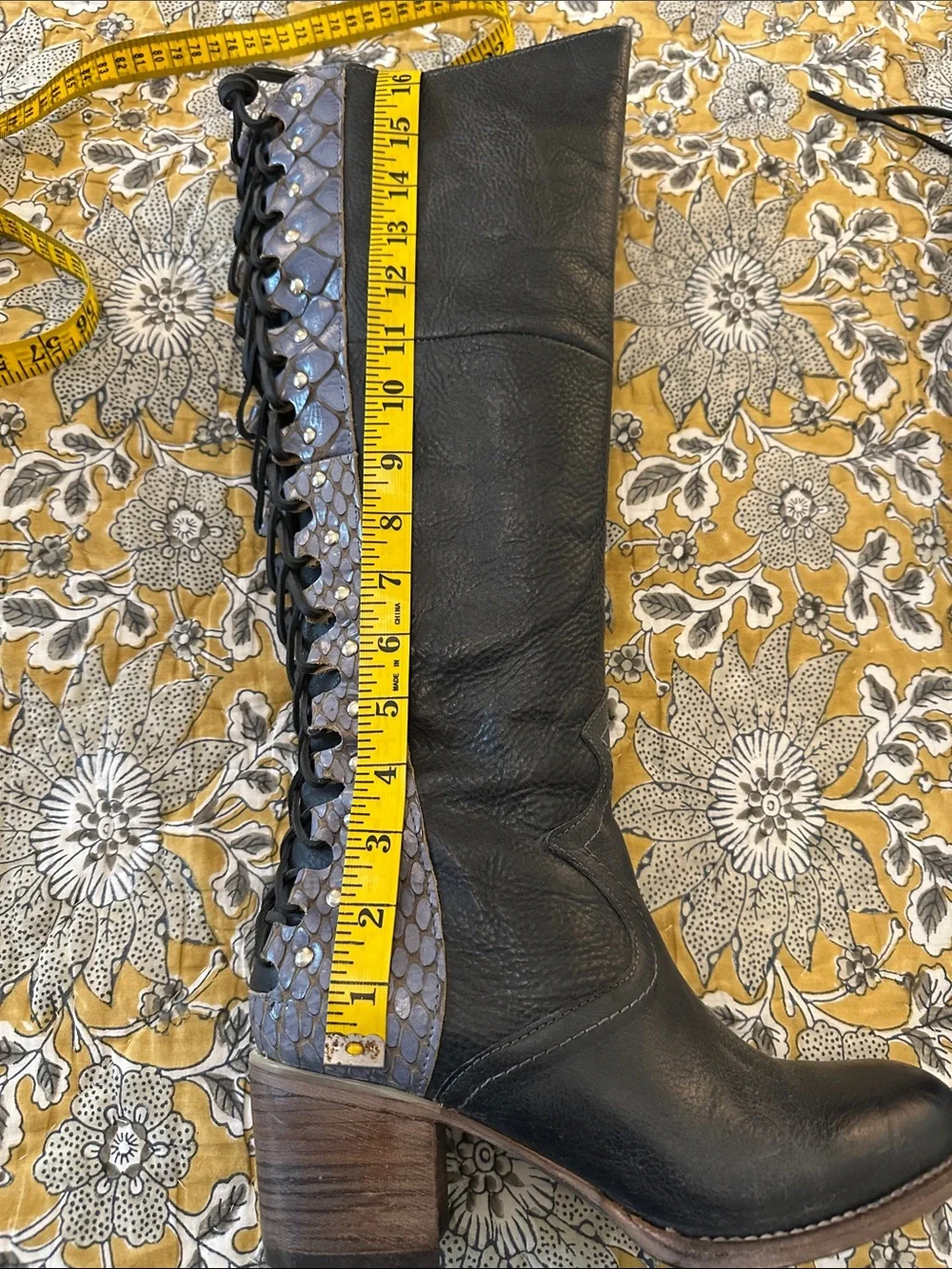 Freebird Catrina Navy and blue snakeskin  Boot nwob size 9